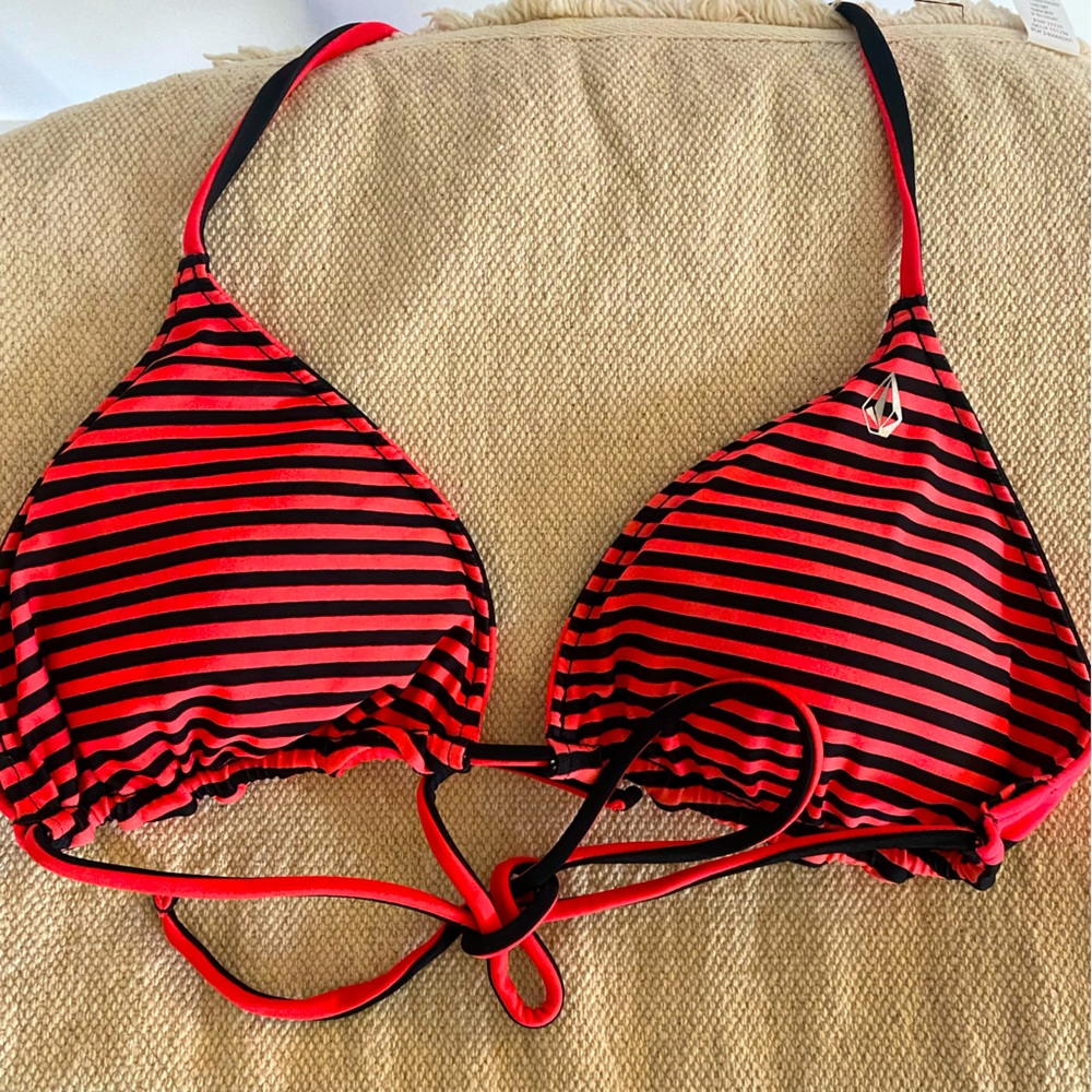 Volcom reversible Large bikini top.